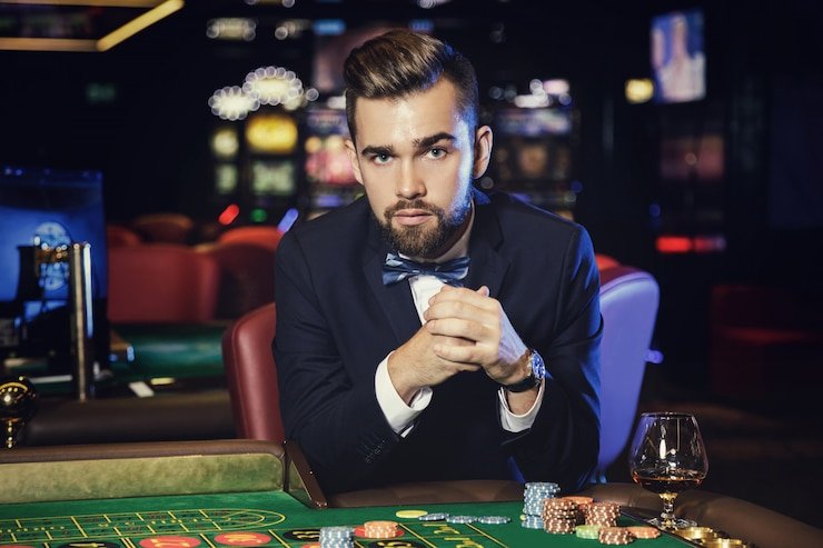 apk mt777 platform overview - sportsbook, live dealers, and slots